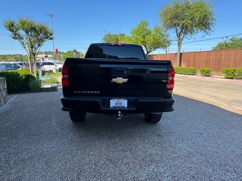 Used 2018 Chevrolet Silverado 1500 Custom w/ Custom Value Package image 9