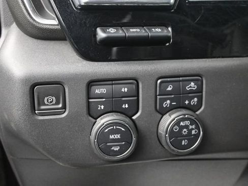 Used 2022 Chevrolet Silverado 1500 High Country w/ Technology Package AWD/4WD image 20