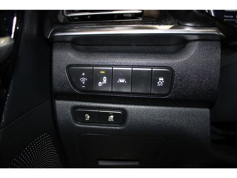 Used 2022 Kia Niro EX image 30