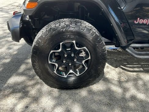 Used 2023 Jeep Wrangler Rubicon AWD/4WD image 29