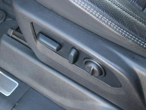 Used 2023 GMC Sierra 2500 Denali w/ Denali Ultimate Package image 17