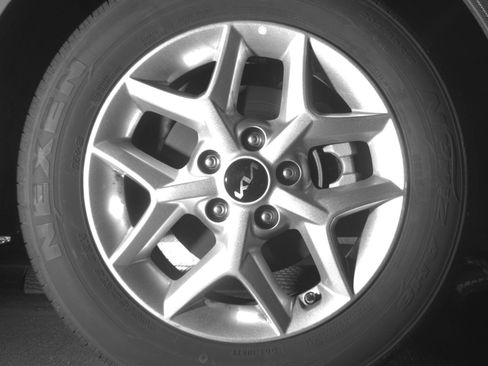 Used 2025 Kia Soul LX w/ LX Technology Package FWD image 16