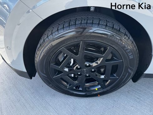 New 2026 Kia Carnival SX image 8