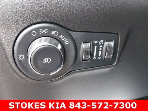 Used 2022 Jeep Compass Latitude image 19