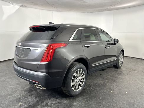 Used 2018 Cadillac XT5 Luxury w/ Driver Awareness Package FWD image 8