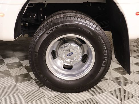 Used 2025 Ford F350 Platinum AWD/4WD image 19
