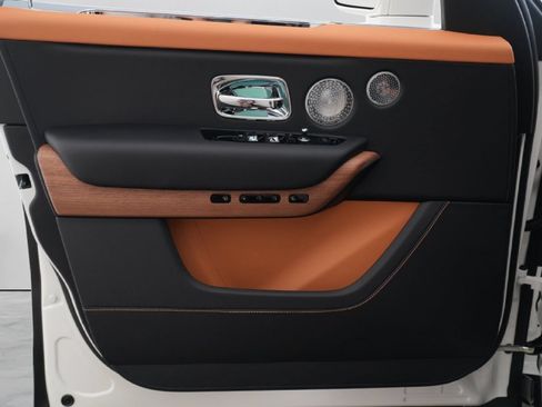 New 2026 Rolls-Royce Cullinan AWD/4WD image 15