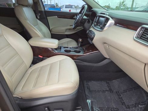 Used 2018 Kia Sorento EX FWD image 10