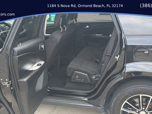 Used 2017 Dodge Journey SE w/ Flexible Seating Group image 9