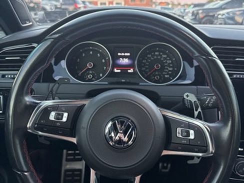 Used 2019 Volkswagen GTI SE FWD image 15