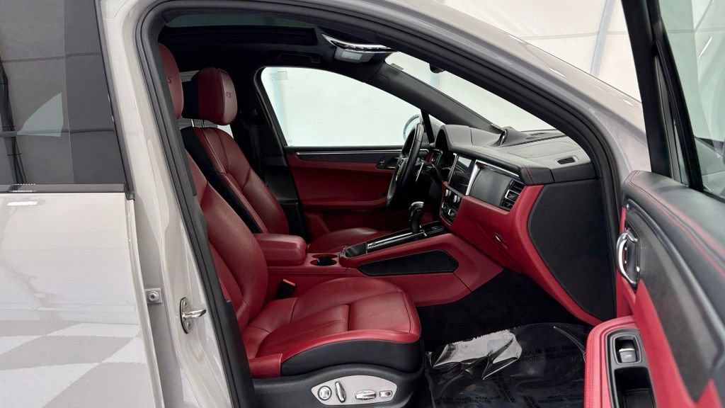 Used 2023 Porsche Macan GTS AWD/4WD image 25