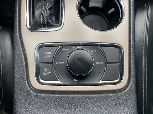 Used 2016 Jeep Grand Cherokee Limited image 16