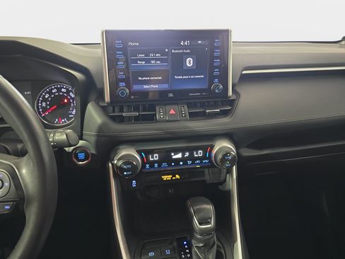 Used 2019 Toyota RAV4 XLE Premium FWD image 17