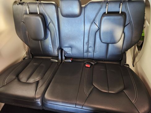 Used 2022 Chrysler Pacifica Touring-L image 14