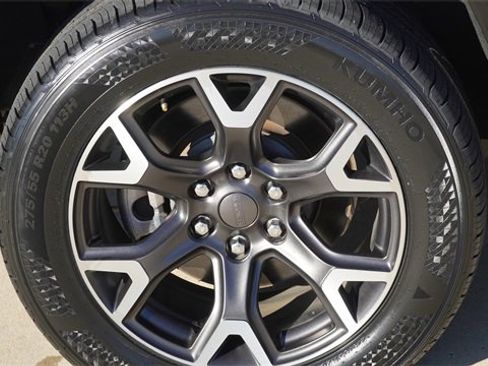 Used 2023 Jeep Wagoneer L Series III w/ Preferred Equipment Group image 11