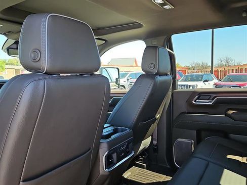 Used 2024 GMC Sierra 2500 Denali w/ Denali Reserve Package image 9