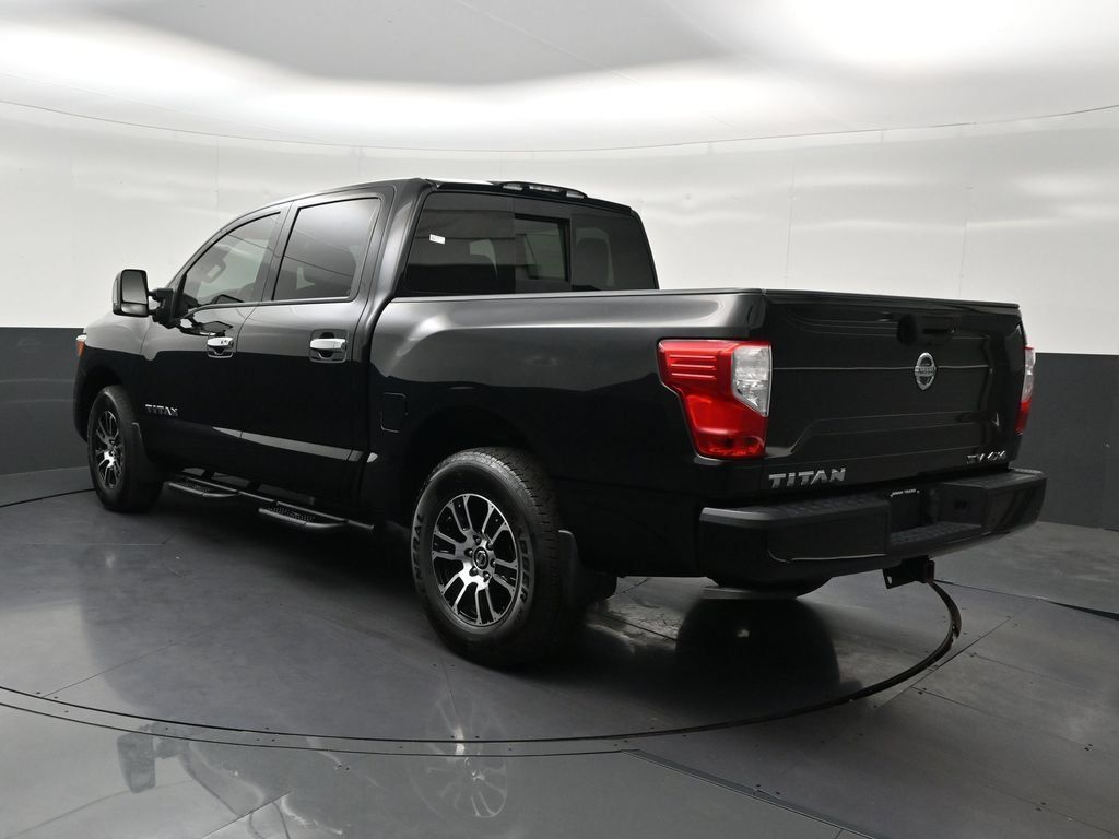 Used 2021 Nissan Titan SV w/ SV Convenience Package AWD/4WD image 3