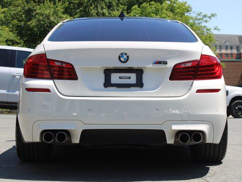 Used 2016 BMW M5 RWD image 5