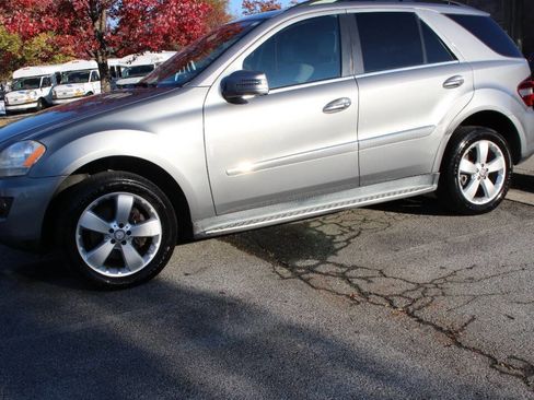 Used 2011 Mercedes-Benz ML 350 2WD image 5