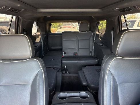 Used 2021 GMC Yukon SLT w/ SLT Luxury Plus Package AWD/4WD image 10