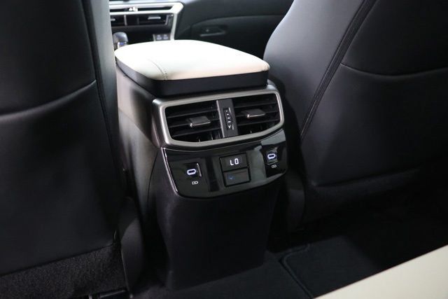 Used 2024 Lexus RX 350 FWD w/ Technology Package image 28