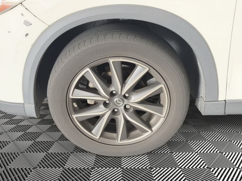 Used 2018 MAZDA CX-5 Touring w/ Preferred Equipment Package FWD image 12