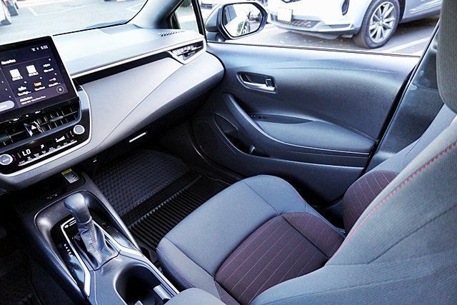 Used 2026 Toyota Corolla SE w/ SE Package FWD image 30