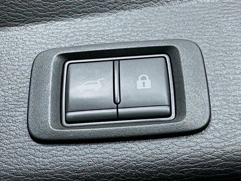 Used 2024 Mitsubishi Outlander SE image 31