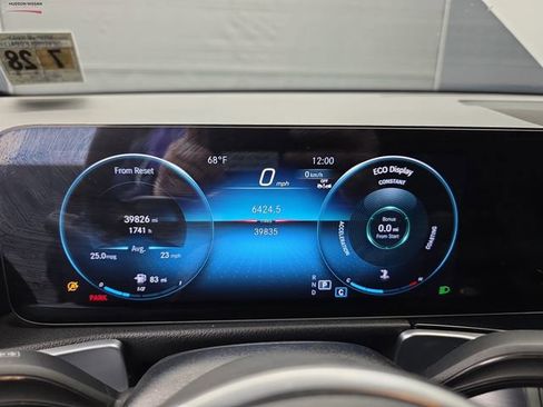 Used 2023 Mercedes-Benz GLB 250 4MATIC image 28