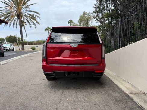 Used 2024 Cadillac Escalade Sport Platinum w/ LPO, ONYX Package AWD/4WD image 5