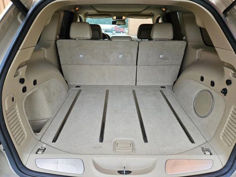 Used 2014 Jeep Grand Cherokee Overland w/ Advanced Technology Group image 25