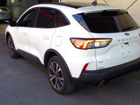 Used 2021 Ford Escape SE w/ SE Sport Appearance Package AWD/4WD image 8