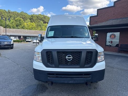 Used 2018 Nissan NV 3500 SV image 9