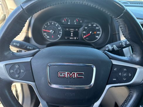 Used 2018 GMC Terrain SLE image 9