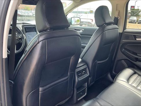 Used 2024 Ford Edge SEL image 12