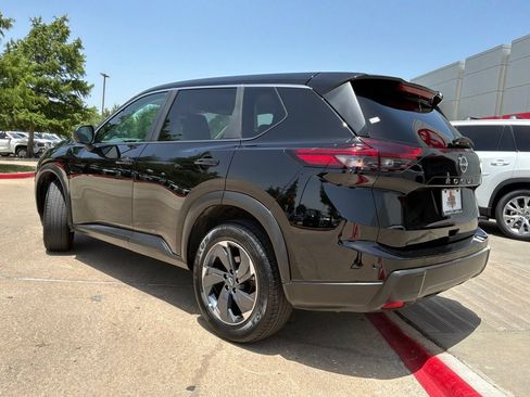 Used 2025 Nissan Rogue SV FWD image 8