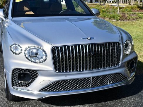 Used 2023 Bentley Bentayga Extended Wheelbase AWD/4WD image 44