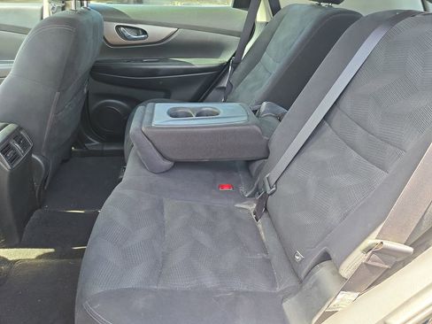 Used 2016 Nissan Rogue S FWD image 17