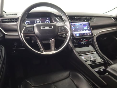 Used 2021 Jeep Grand Cherokee L Limited w/ Luxury Tech Group II image 2