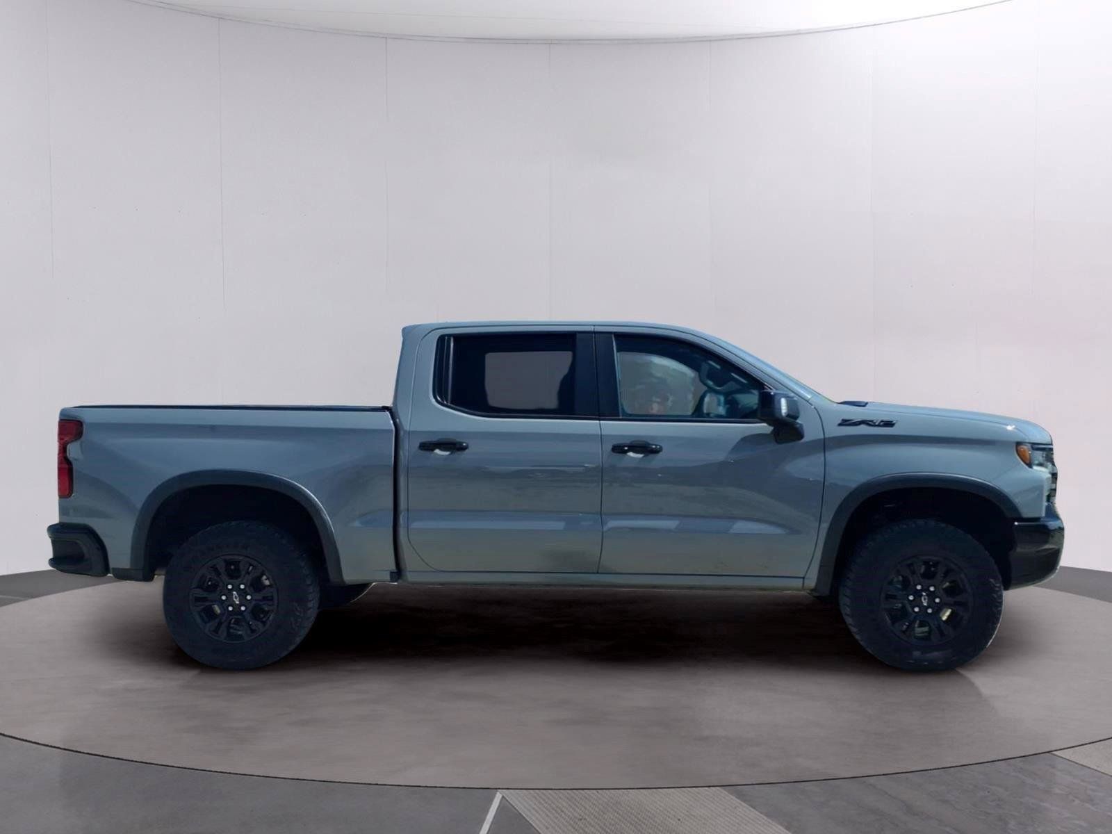 Used 2024 Chevrolet Silverado 1500 ZR2 w/ Technology Package AWD/4WD image 6
