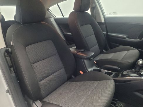 Used 2017 Kia Forte LX image 21