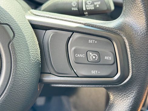 Used 2025 Jeep Gladiator Sport AWD/4WD image 29