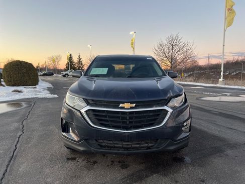 Used 2018 Chevrolet Equinox LT image 2