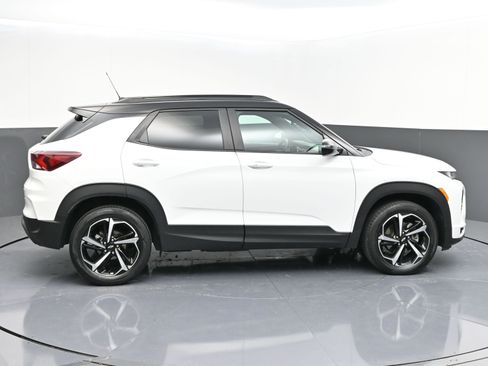 Used 2023 Chevrolet TrailBlazer RS w/ Sun and Liftgate Package image 8