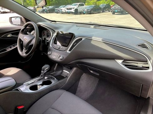 Used 2024 Chevrolet Malibu LT FWD image 14