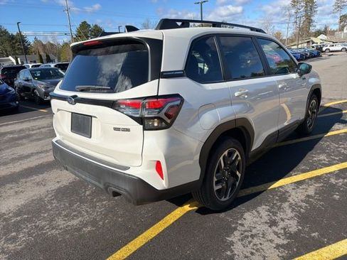 Used 2025 Subaru Forester Premium image 5