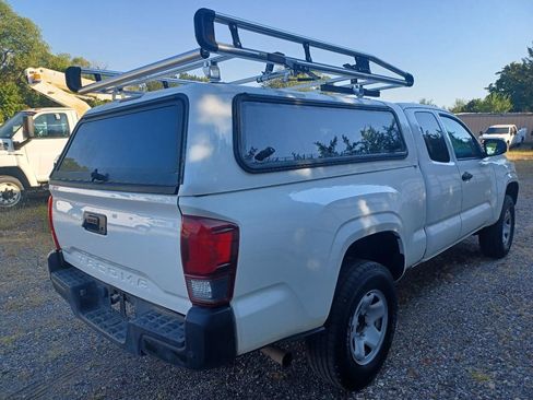 Used 2020 Toyota Tacoma SR image 4