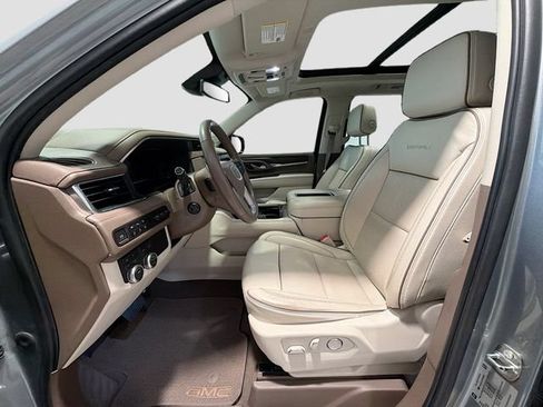 Used 2023 GMC Yukon XL Denali AWD/4WD image 20