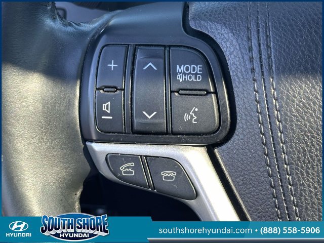 Used 2016 Toyota Highlander XLE AWD/4WD image 24