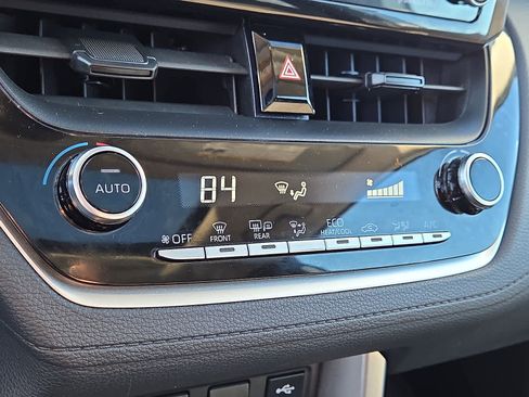 Certified 2022 Toyota Corolla Cross LE image 18